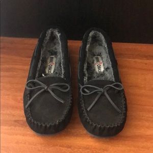 Size 9 black slippers